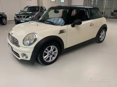 Usata Mini Cooper D 112 CV (82 kW) 2011 Bianco Utilitaria