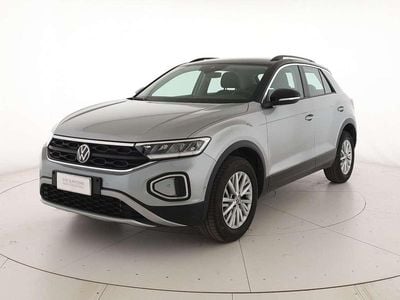 Usata VW T-Roc Life 150 CV (110 kW) 2024 Pyrit silver metallizzato nero SUV