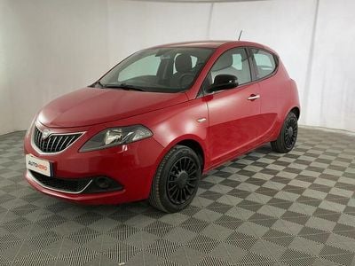 Usata Lancia Ypsilon Silver 70 CV (51 kW) 2021 Rosso Utilitaria