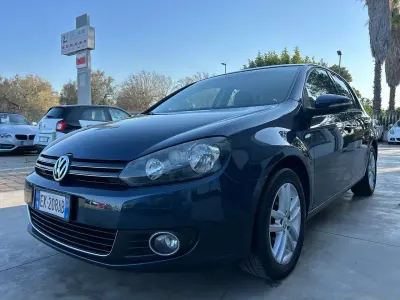 Usata VW Golf VI Highline 105 CV (77 kW) 2011 Blu/azzurro Utilitaria