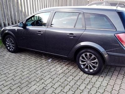 Usata Opel Astra 115 CV (84 kW) 2010 Grigio Station wagon