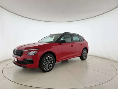 Nuova Skoda Kamiq 95 CV (69 kW) 2026 Rosso velluto metallizzato ner SUV