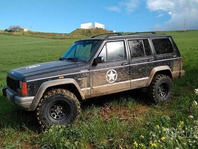 Usata Jeep Cherokee 116 CV (85 kW) 1995 Nero SUV