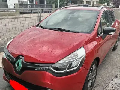 Usata Renault Clio GrandTour 90 CV (66 kW) 2015 Rosso Station wagon