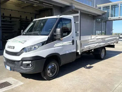 Usata Iveco Daily 116 CV (85 kW) 2018 Bianco Furgone