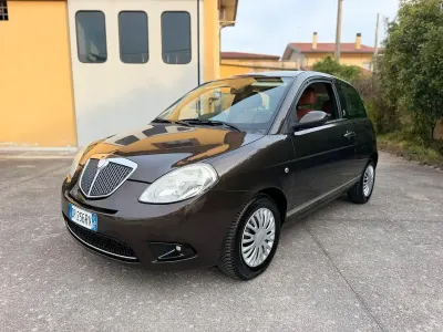 Usata Lancia Ypsilon 60 CV (44 kW) 2007 Marrone Utilitaria