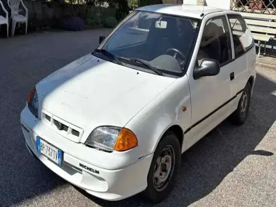 Usata Subaru Justy 84 CV (61 kW) 2001 Bianco Utilitaria