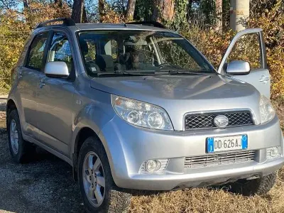 Usata Daihatsu Terios 105 CV (77 kW) 2006 Grigio SUV