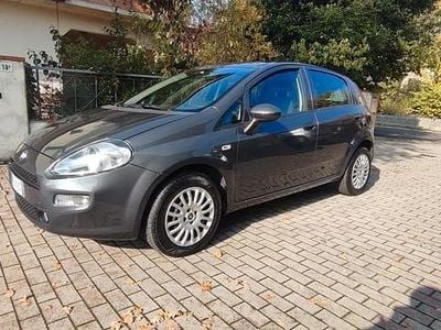 Usata Fiat Punto Street 69 CV (50 kW) 2017 Grigio Berlina