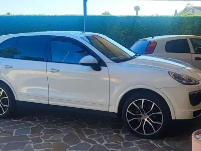 Usata Porsche Cayenne Platinum Edition 250 CV (183 kW) 2016 SUV