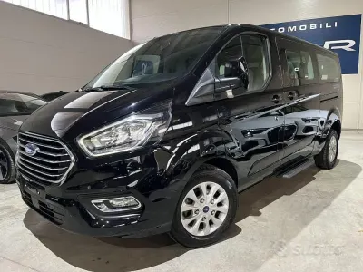 Usata Ford Tourneo Titanium 150 CV (110 kW) 2023 Nero Monovolume