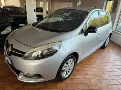 Usata Renault Scénic III 110 CV (80 kW) 2016 Grigio Monovolume