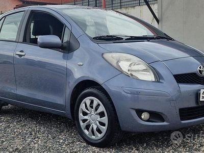 Grigio Usata 2010 Toyota Yaris Utilitaria | 2499 € (Ottimo prezzo)