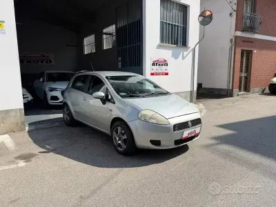 Occasion Fiat Grande Punto 65 ch (47 kW) 2006 Gris Citadine