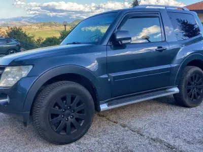Usata Mitsubishi Pajero Instyle 170 CV (125 kW) 2008 Blu/azzurro SUV
