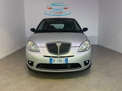 Usata Lancia Ypsilon 90 CV (66 kW) 2007 Argento Utilitaria