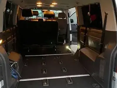 Usata VW Caravelle Comfortline 140 CV (102 kW) 2012 Grigio Furgone