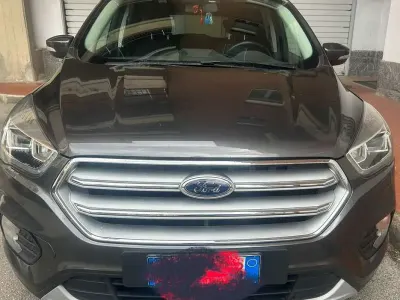 Usata Ford Kuga Business Edition 120 CV (88 kW) 2019 Grigio SUV
