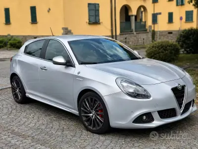 Usata Alfa Romeo Giulietta Quadrifoglio 240 CV (176 kW) 2014 Bluazzurro Utilitaria