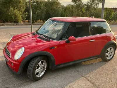 Usata Mini Cooper 88 CV (64 kW) 2005 Rosso Utilitaria