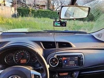 Usata Toyota Yaris Edition 69 CV (50 kW) 2014 Argento Utilitaria