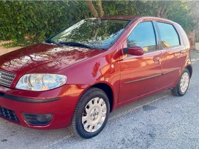 Usata Fiat Punto 69 CV (50 kW) 2007 Rosso Utilitaria