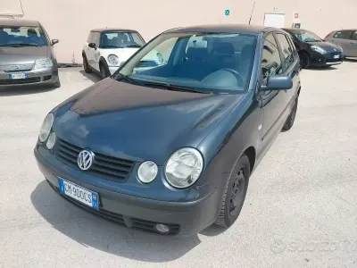 Usata VW Polo 64 CV (47 kW) 2004 Grigio Utilitaria
