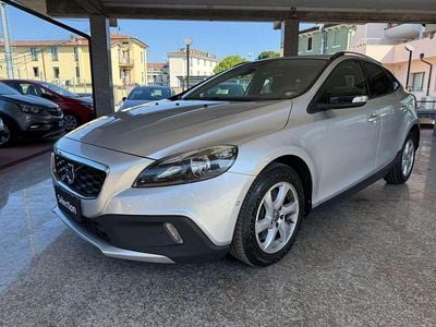 Usata Volvo V40 Business Edition 190 CV (139 kW) 2014 Grigio Utilitaria