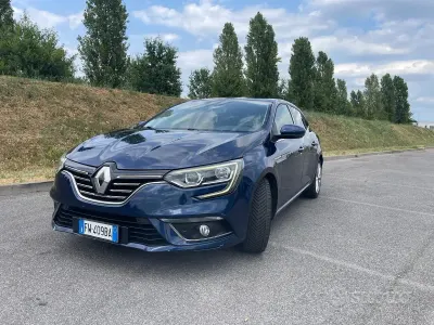 Usata Renault Mégane IV Intens 116 CV (85 kW) 2019 Bluazzurro Berlina