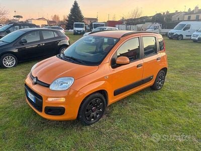 Usata Fiat Panda Lounge 69 CV (50 kW) 2017 Arancione Berlina
