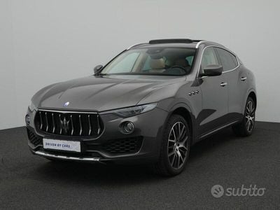 Usata Maserati Levante 275 CV (202 kW) 2017 Grigio SUV