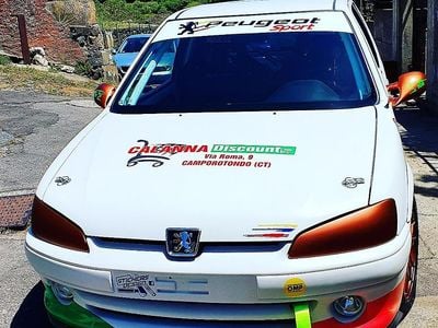 Usata Peugeot 106 75 CV (55 kW) 1999 Bianco Utilitaria