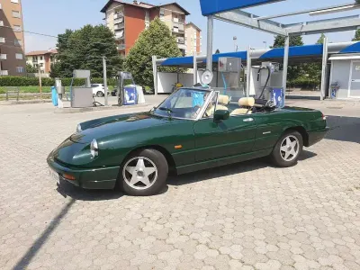 Usata Alfa Romeo Spider 106 CV (77 kW) 1992 Verde Cabrio