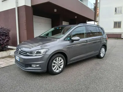 Usata VW Touran Executive 150 CV (110 kW) 2016 Grigio Monovolume
