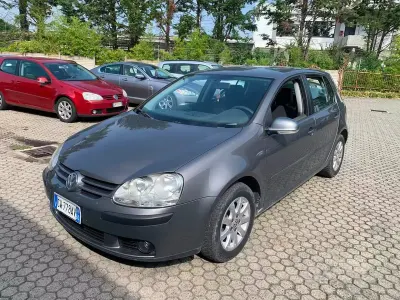 Usata VW Golf IV Sportline 115 CV (84 kW) 2005 Grigio Berlina