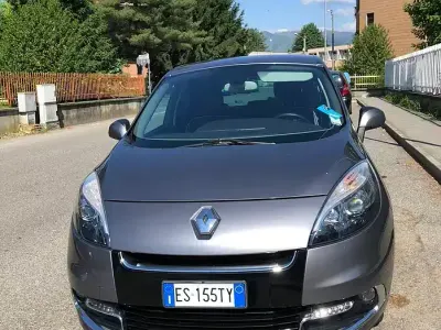 Usata Renault Scénic III 110 CV (80 kW) 2013 Grigio Monovolume