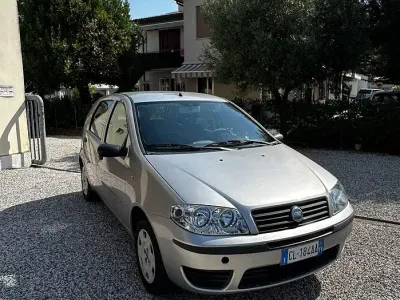 Usata Fiat Punto Dynamic 60 CV (44 kW) 2003 Grigio Utilitaria
