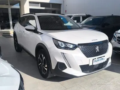 Usata Peugeot 2008 Allure 131 CV (96 kW) 2021 Bianco SUV