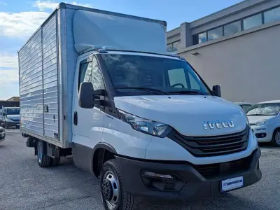 Usata Iveco Daily 136 CV (100 kW) 2024 Bianco Furgone