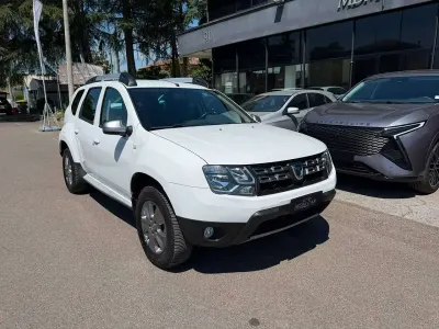 Usata Dacia Duster Lauréate 109 CV (80 kW) 2014 Bianco SUV