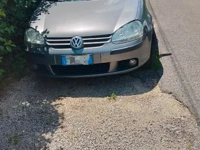 Usata VW Golf V 105 CV (77 kW) 2006 Utilitaria