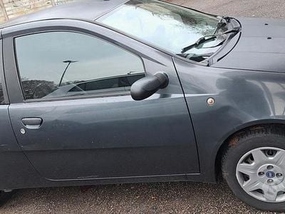 Usata Fiat Punto 80 CV (58 kW) 2003 Verde Utilitaria