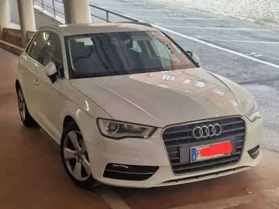 Usata Audi A3 Attraction 110 CV (80 kW) 2015 Bianco Berlina