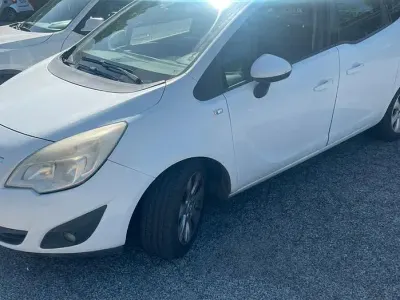 Usata Opel Meriva 95 CV (69 kW) 2012 Bianco Monovolume