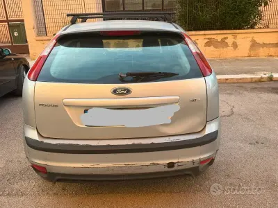Usata Ford Focus 110 CV (80 kW) 2005 Grigio Berlina