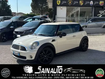 Usata Mini Cooper 75 CV (55 kW) 2010 Bianco Utilitaria