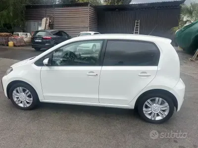 Begagnad VW up! 90 HK (66 kW) 2018 Vit Halvkombi