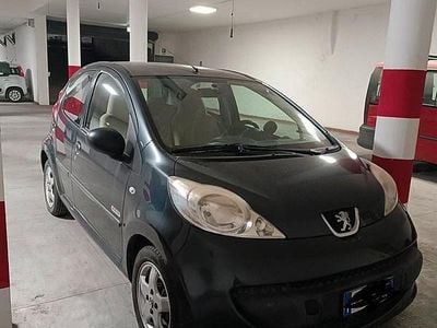 Usata Peugeot 107 68 CV (50 kW) 2008 Grigio Utilitaria