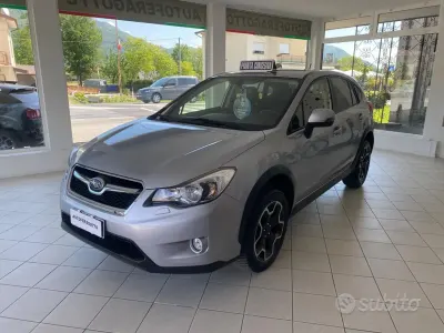 Usado Subaru XV 147 CV (108 kW) 2013 Gris SUV
