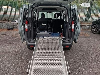 Usata Ford Courier 2024 Nero Monovolume